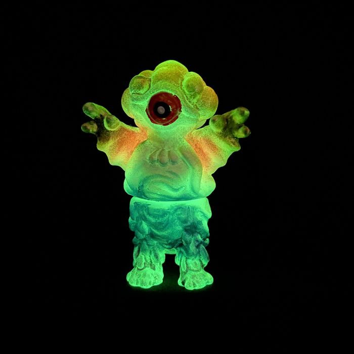 適切な価格 Blobpus Mini Dokugan One-off GID Sofubi Kaiju sofvi soft vinyl 特撮